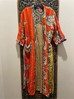 Handmade Kantha Short Sleeved Kimono w pockets & belt- Vibrant Floral Patchwork